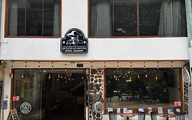 Quechua'S House Hostal & Coffee